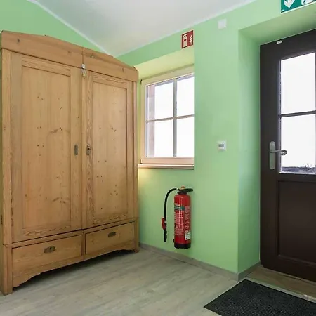 Hochwaldbaude بيت ضيافة 2*