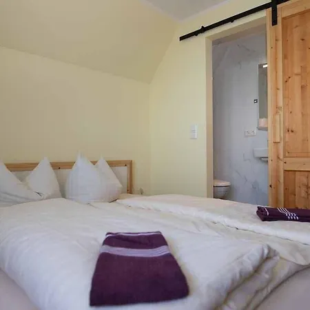 بيت ضيافة Hochwaldbaude 2*