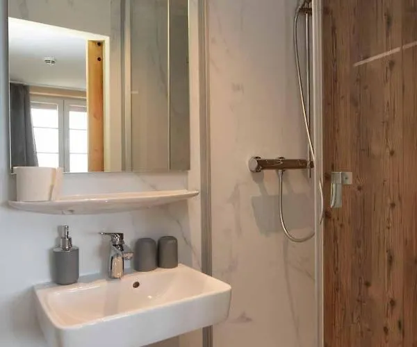 Hochwaldbaude بيت ضيافة 2*