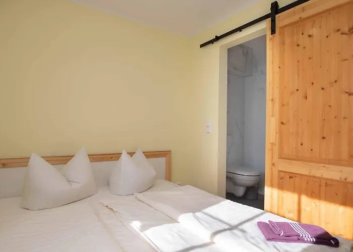 Hochwaldbaude 2* Hain (Saxony)